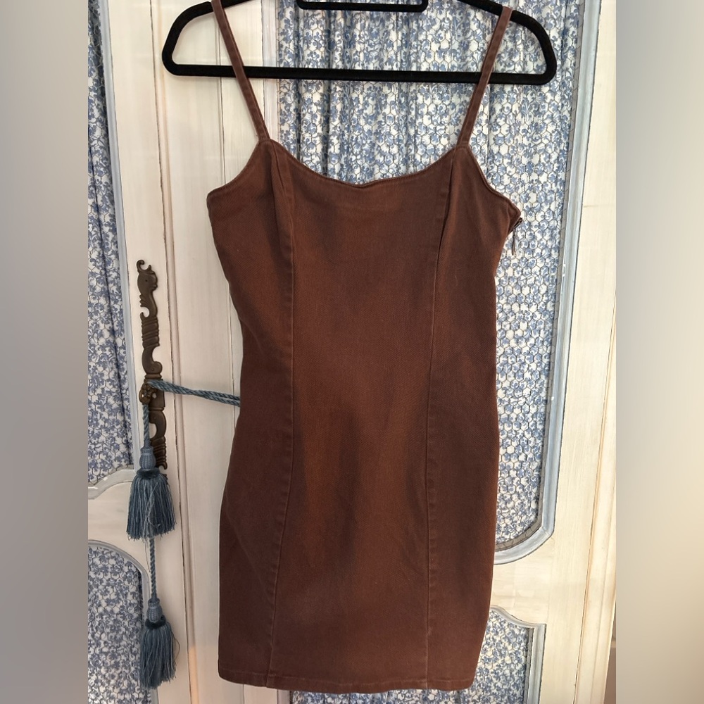 Divided Brown Sleeveless Dress